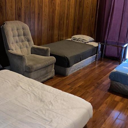 Private Rooms 5 Min Finch West Subway - York University Toronto Bagian luar foto