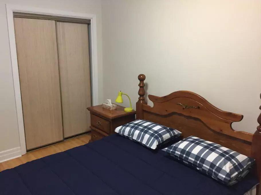 Private Rooms 5 Min Finch West Subway - York University Toronto Bagian luar foto