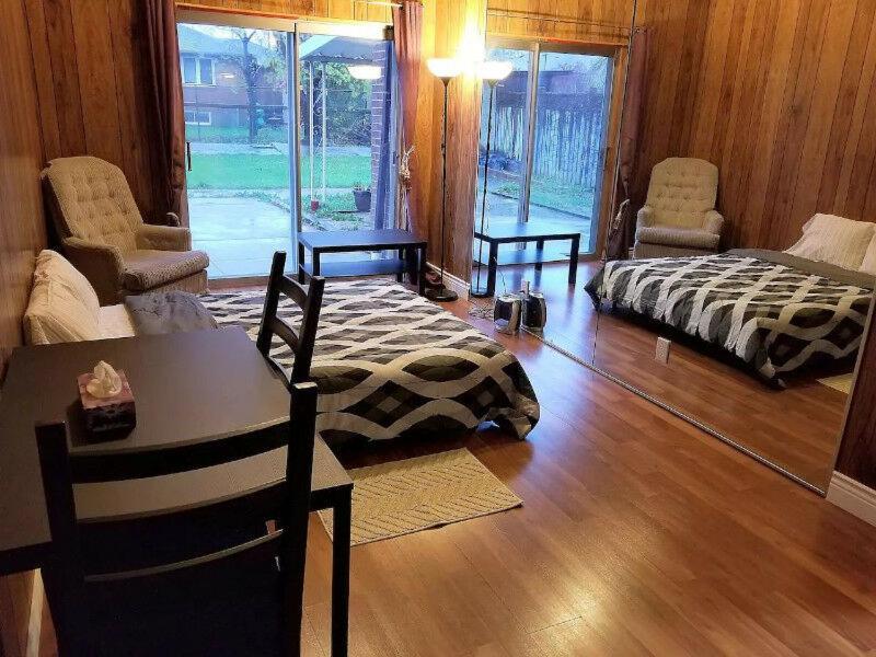 Private Rooms 5 Min Finch West Subway - York University Toronto Bagian luar foto