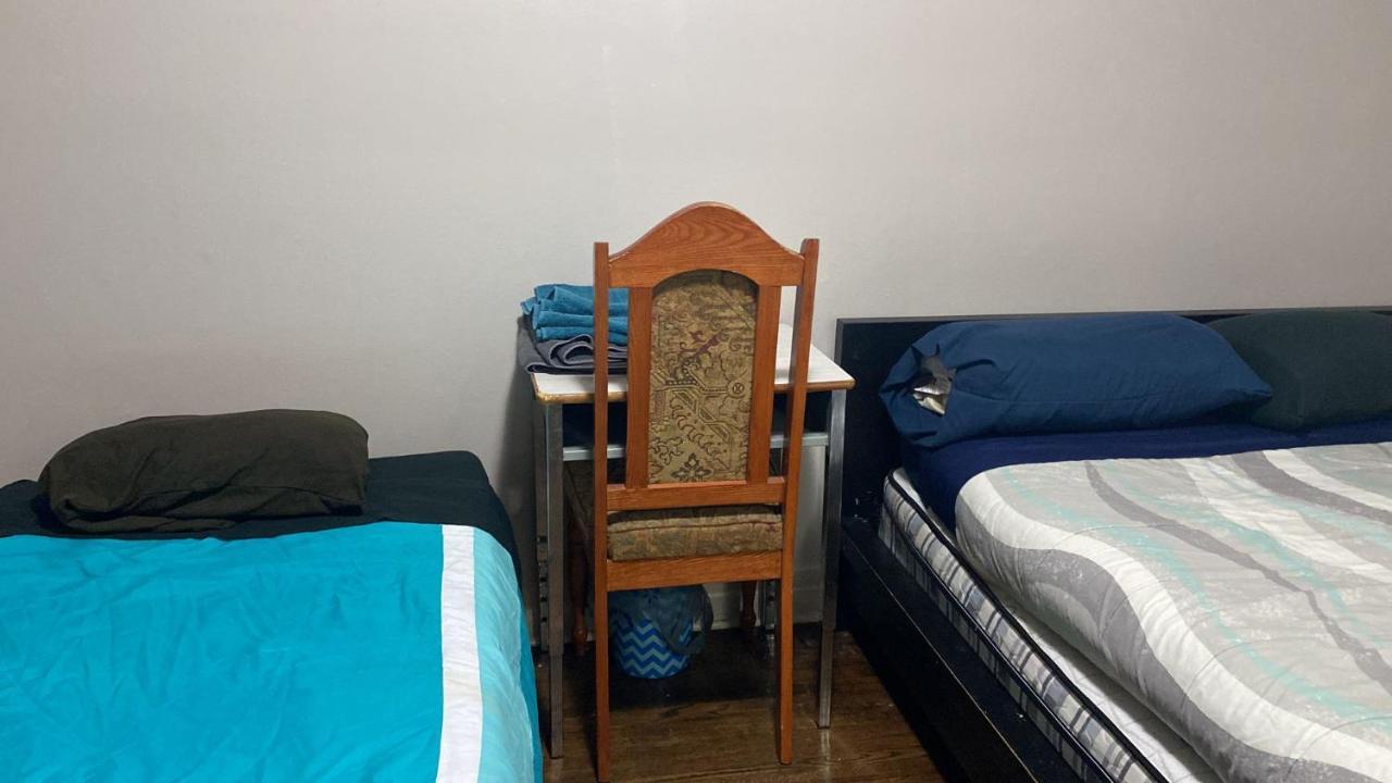 Private Rooms 5 Min Finch West Subway - York University Toronto Bagian luar foto