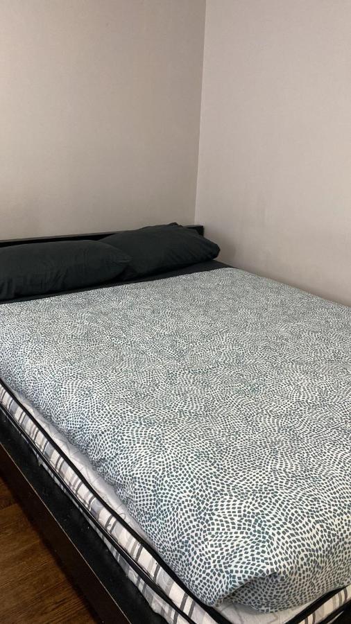 Private Rooms 5 Min Finch West Subway - York University Toronto Bagian luar foto