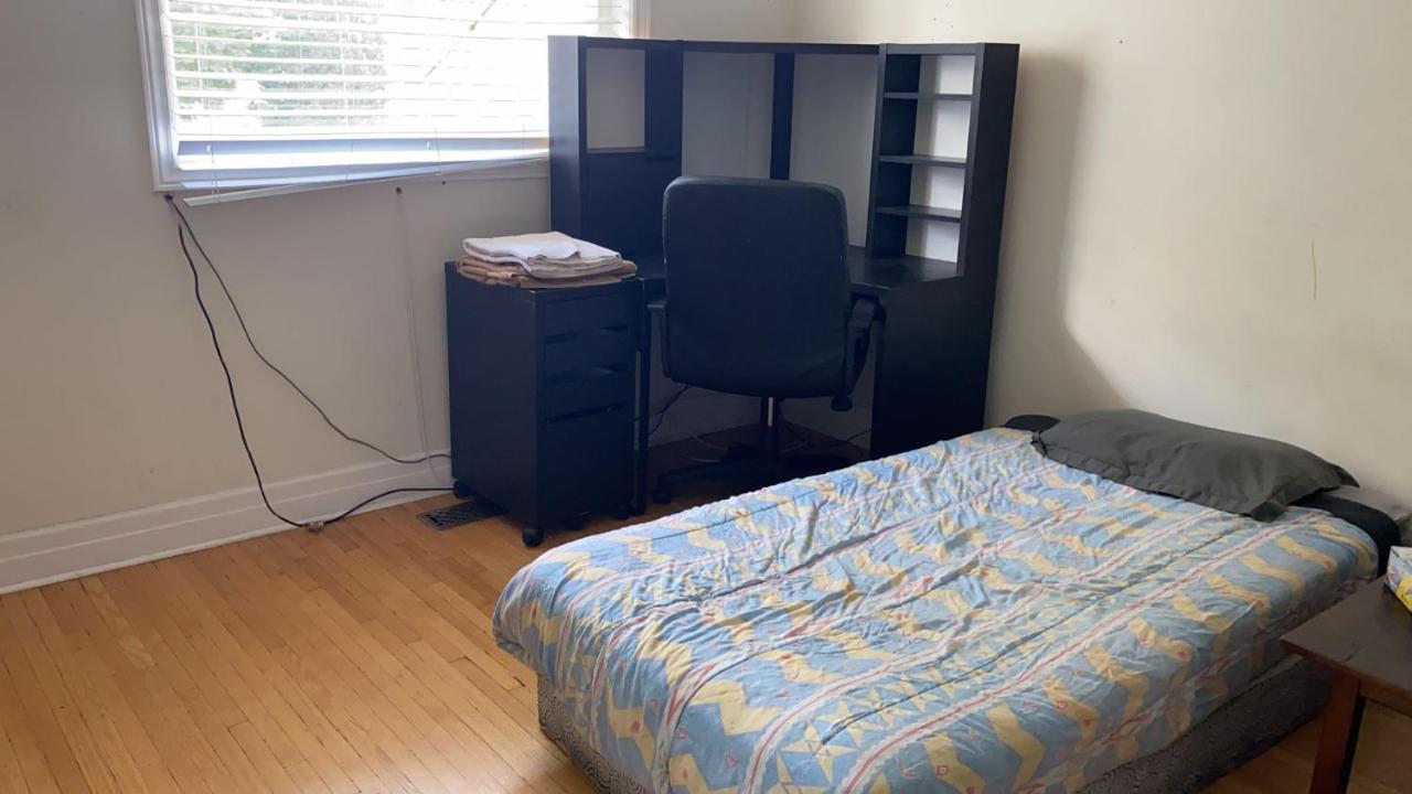 Private Rooms 5 Min Finch West Subway - York University Toronto Bagian luar foto