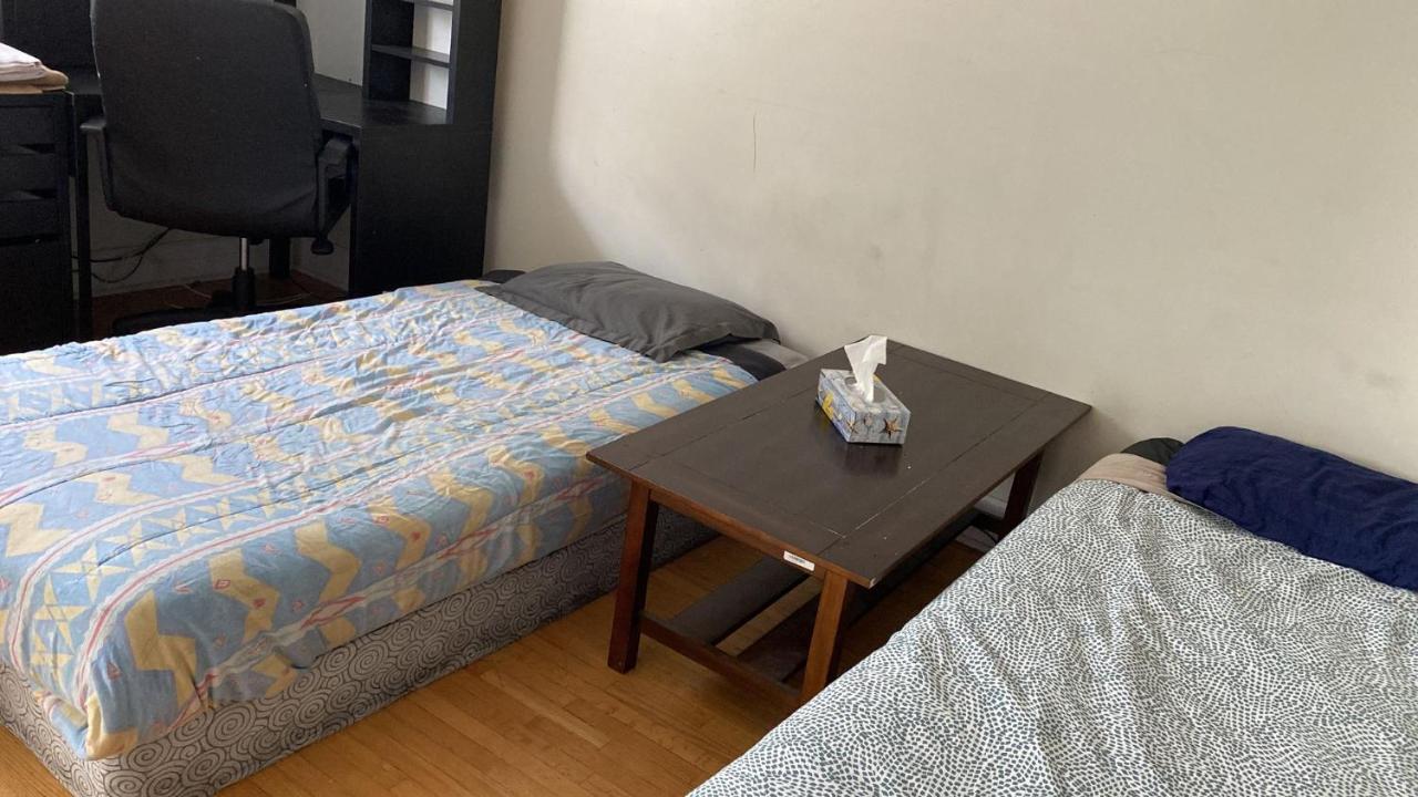 Private Rooms 5 Min Finch West Subway - York University Toronto Bagian luar foto